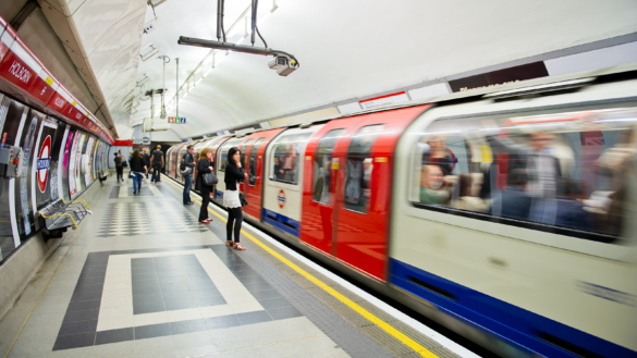 London säger nej till reklam för onyttig mat i kollektivtrafiken